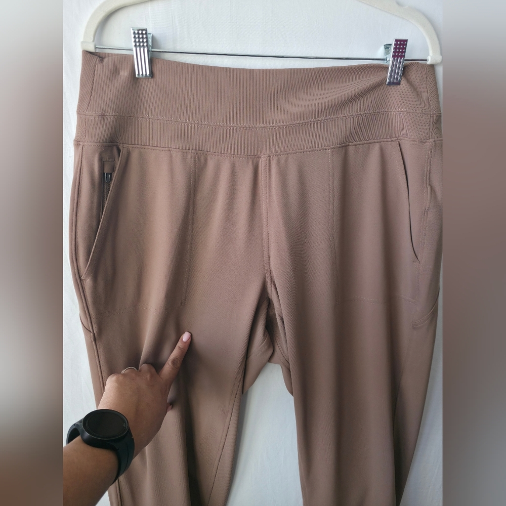 Athleta Venice Joggers High Rise Tan Brown Comfy Athleisure Clean Girl Aesthetic - Picture 6 of 15